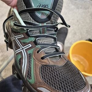 Asics (US10.5 size) GEL-QUANTUM KINETIC ffblast